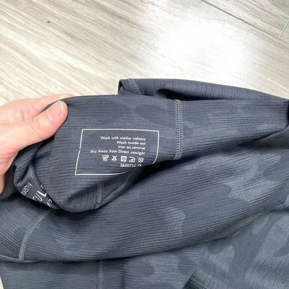 Sweaty Betty Super Sculpt Pocket Camo Leggings In Black Camo Embossed Size M - Picture 5 of 11